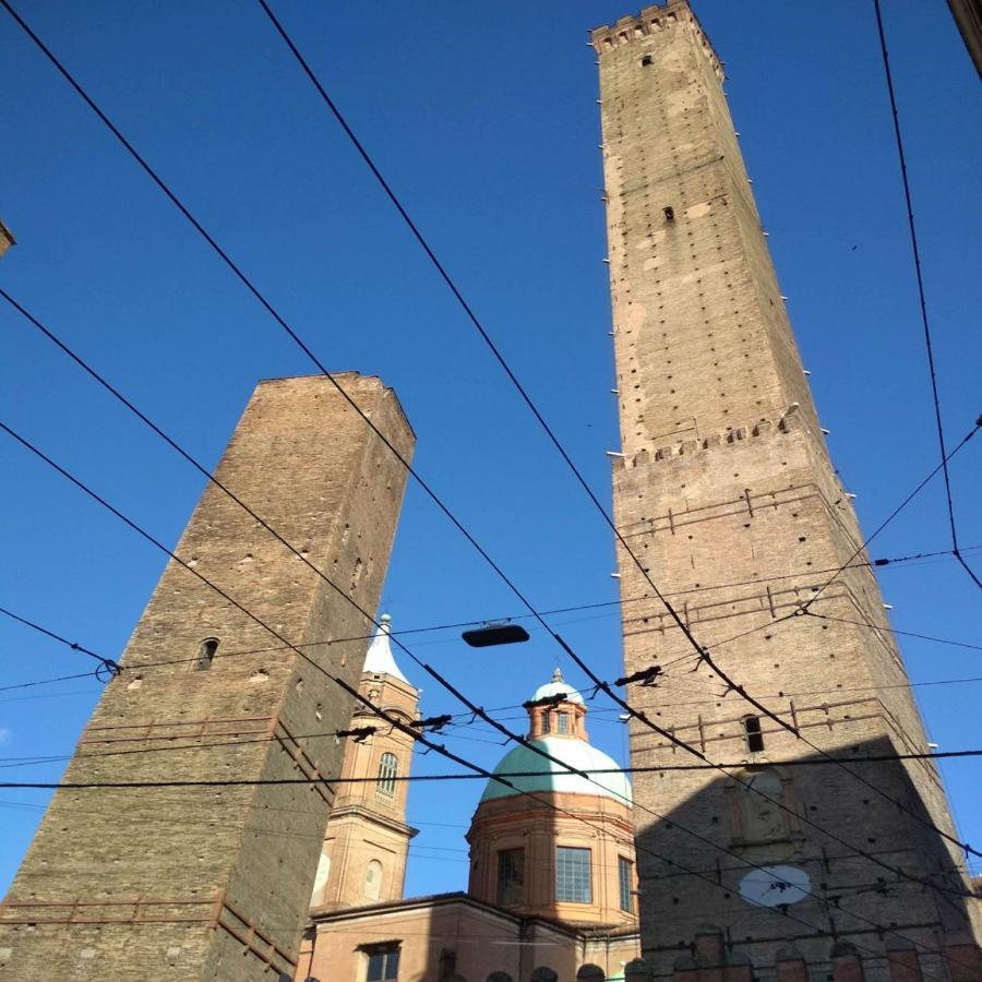 2Towers Holiday House_Centro Storico Di بولونيا المظهر الخارجي الصورة